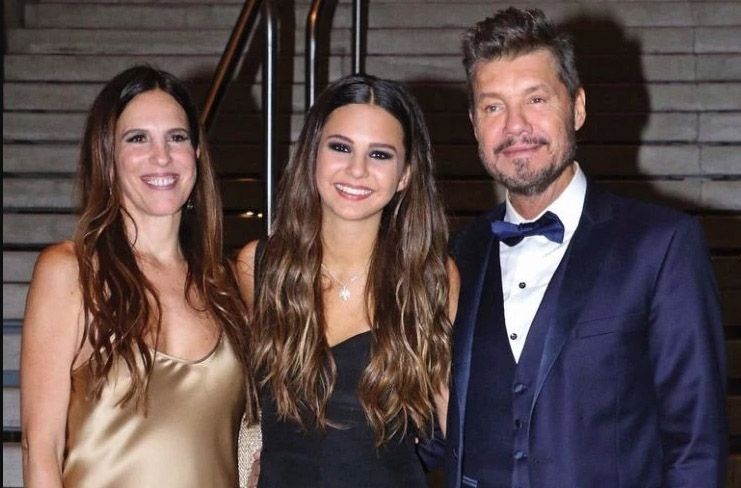 TINELLI Y PAULA ROBLES TUVIERON DOS HIJOS: JUANITA Y FRANCISCO.