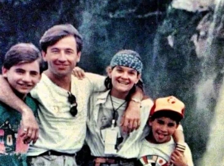 RICARDO Y SUS HIJOS.