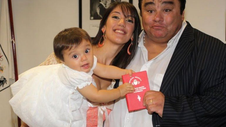 LA TOTA SANTILLAN EN SU ULTIMA BODA, EN UNA DE SUS APARICIONES MEDIATICAS.