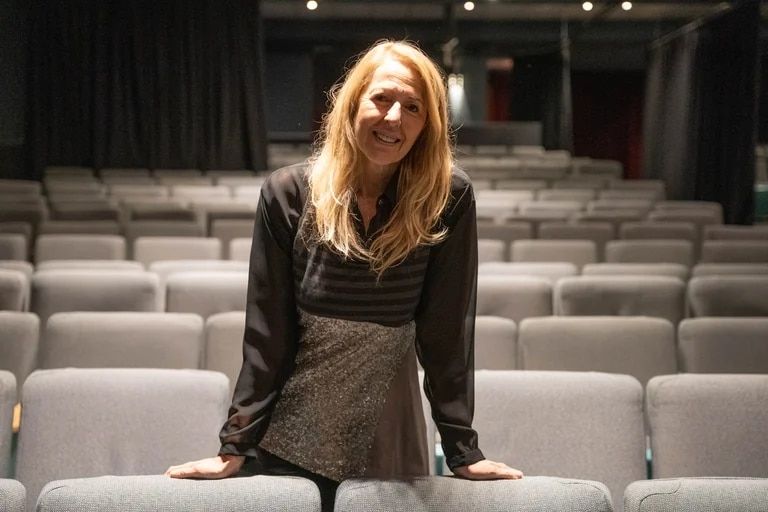 Laura Stivel en el teatro Astros