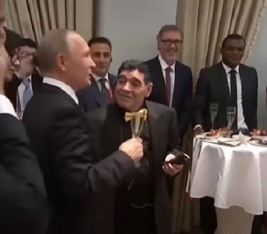 Diego Maradona y Vladimir Putín.