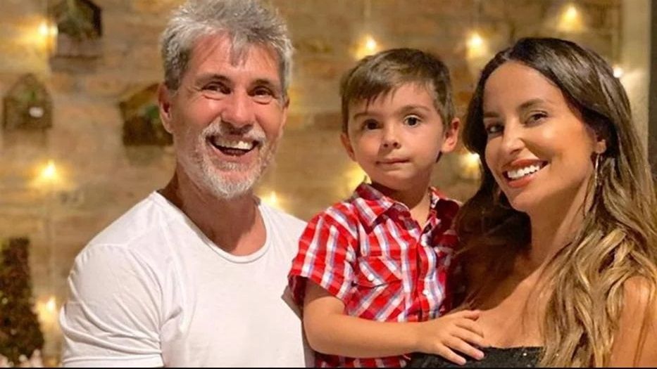 El Chato Prada, Lourdes Sánchez y Valentino.