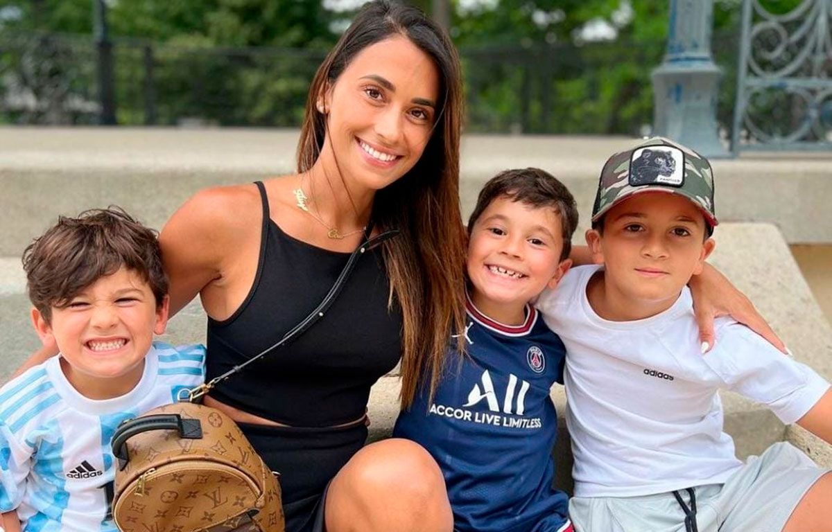 Antonela y sus hijos.