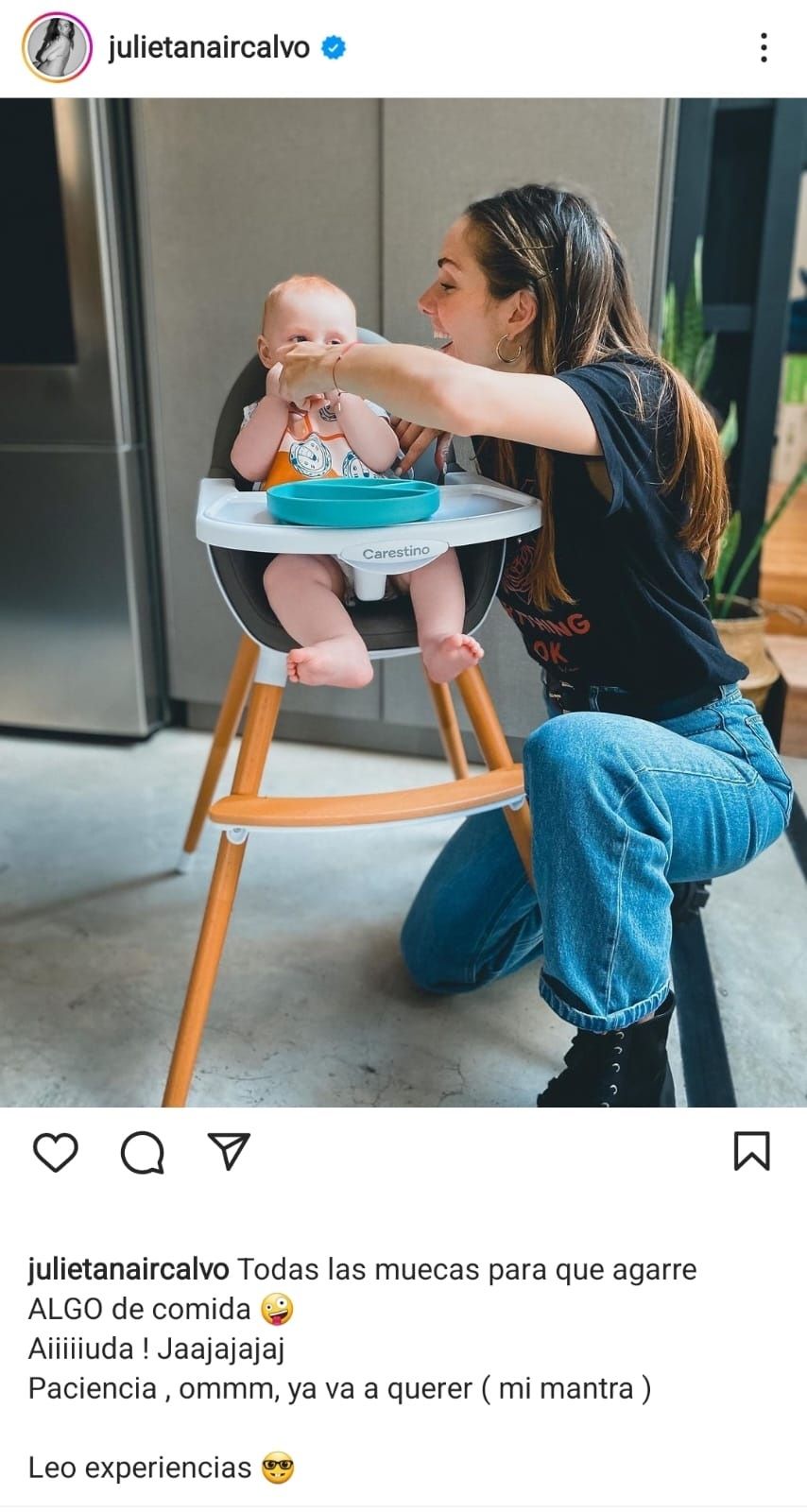 Feed Julieta Nair Calvo con su hijo.