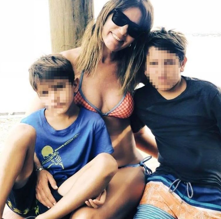 Marina Vollmann y sus hijos.