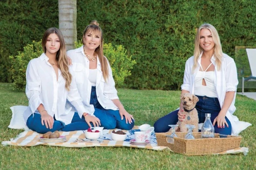 Elena, Carolina y Jazmín.