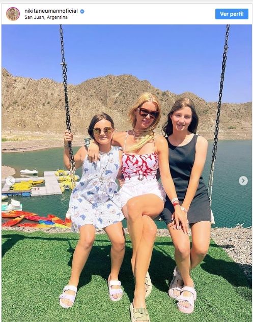 Nicole estuvo con las dos más chicas en San Juan
