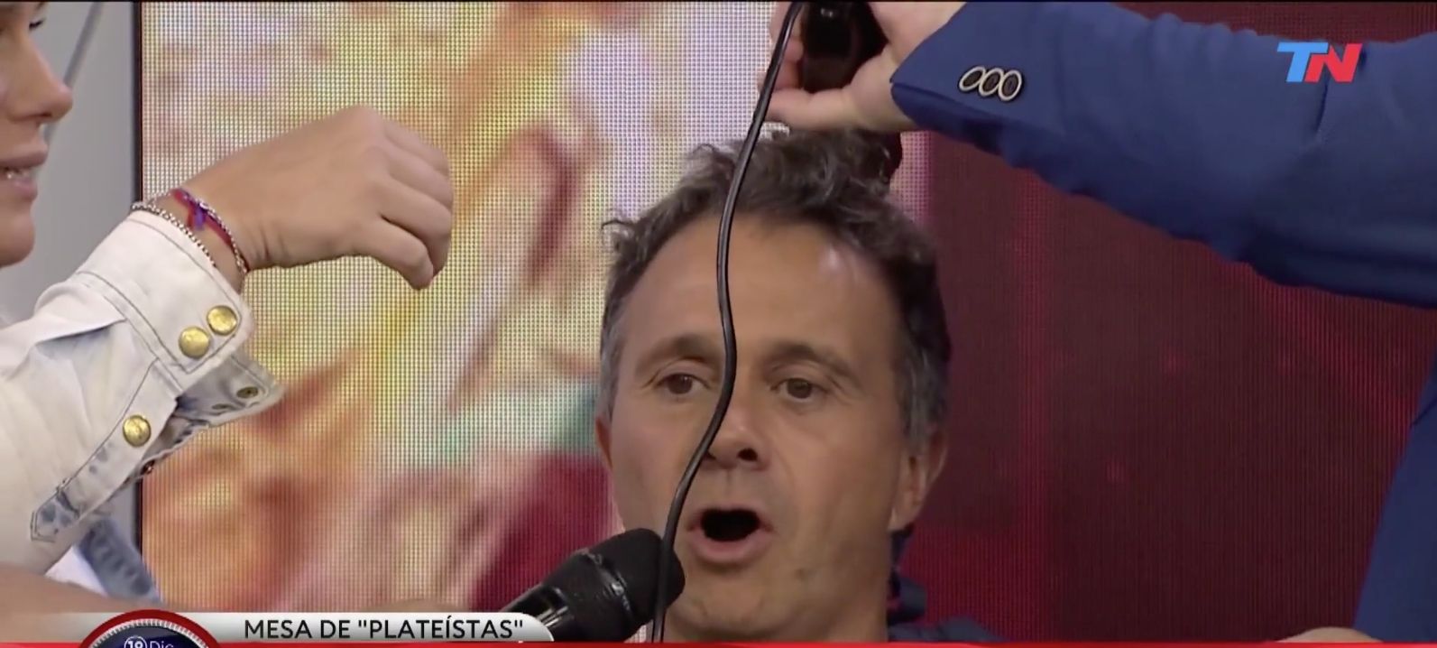 Lapegüe se rapó en vivo