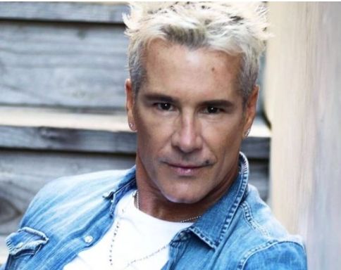 Fernando Carrillo pidió un sueldo en dólares