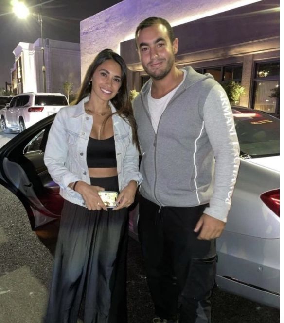 Roccuzzo usó la campera que le regaló una argentina