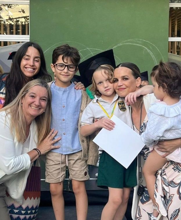 Sabrina Garciarena en la graduación de su hijo Beltrán.