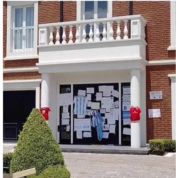 Los vecinos del country le agradecieron con carteles