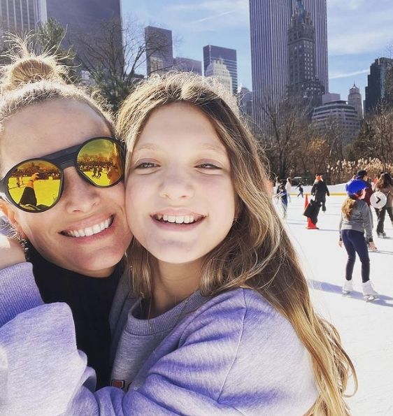 ALBERTARIO Y SU HIJA MAYOR, EN SUS VACACIONES EN NEW YORK.