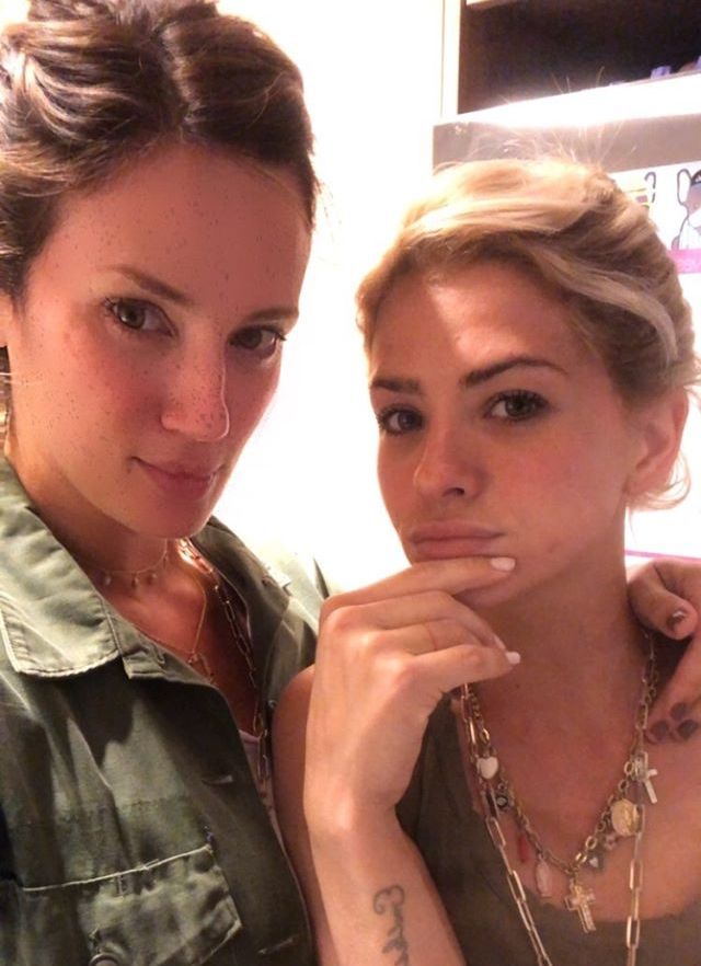 VIEJAS AMIGAS. LA CHINA Y PAULA COMPARTIAN TODO EN REDES.