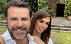 Eduardo Capetillo y su esposa