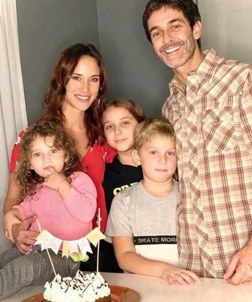 MARIANO MARTINEZ TUVO UNA NENA CON CAMILA.