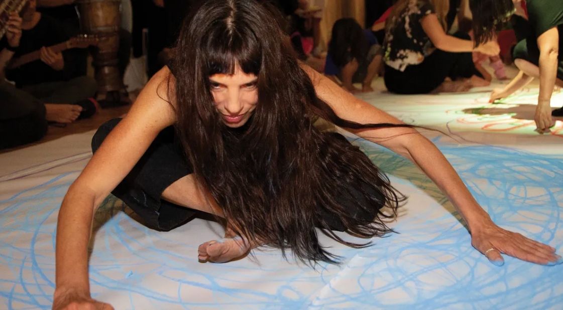 PAULA ROBLES TRABAJA EN MULLERES.