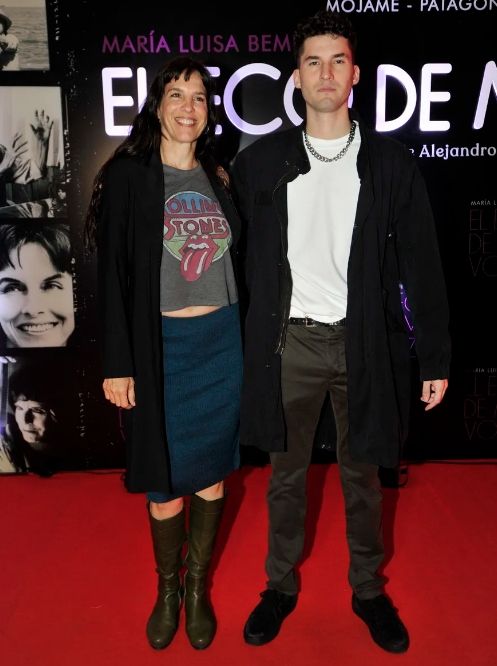 PAULA JUNTO A SU HIJO FRANCISCO.