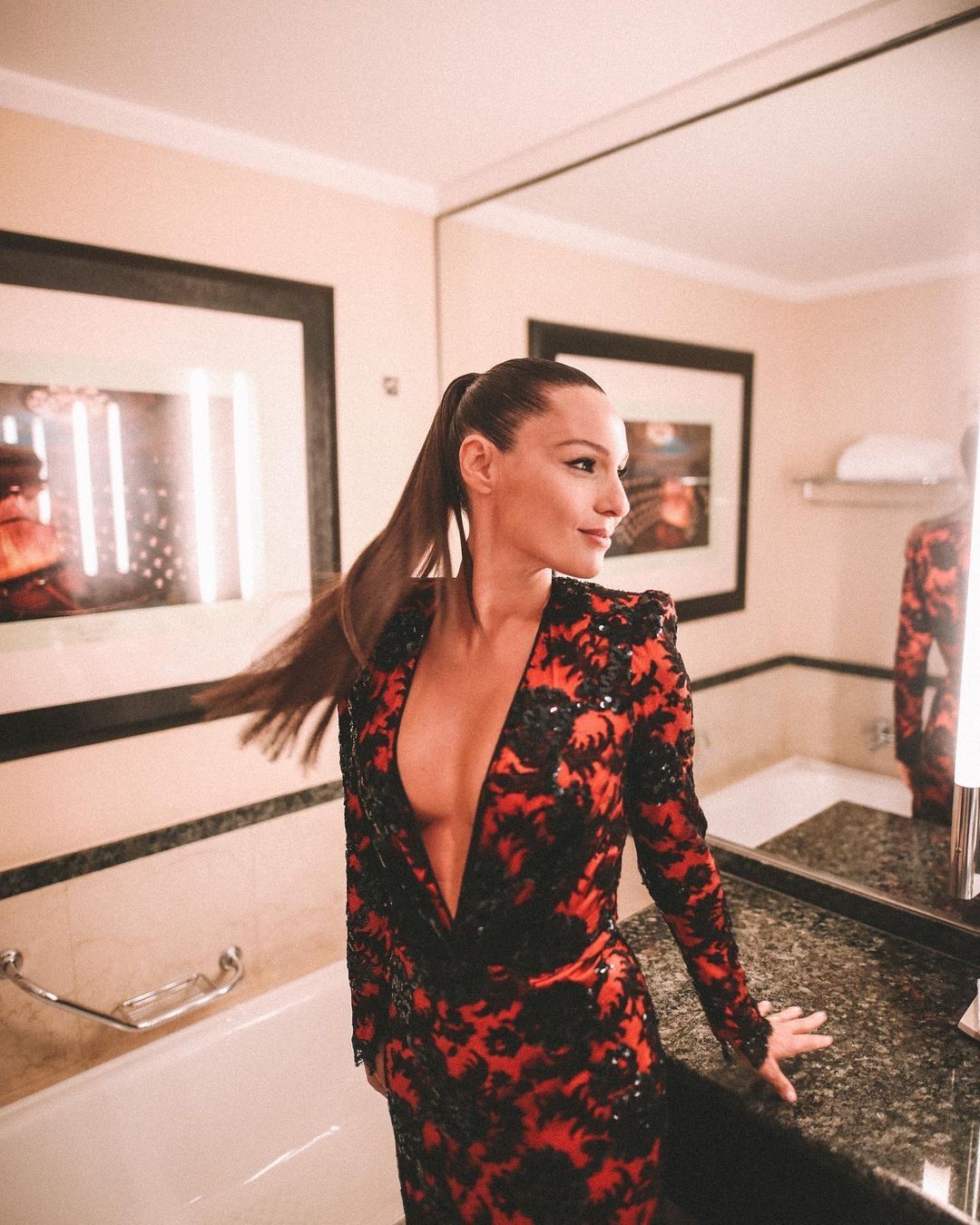 CAROLINA, A LA MODA EN LOS MARTIN FIERRO.