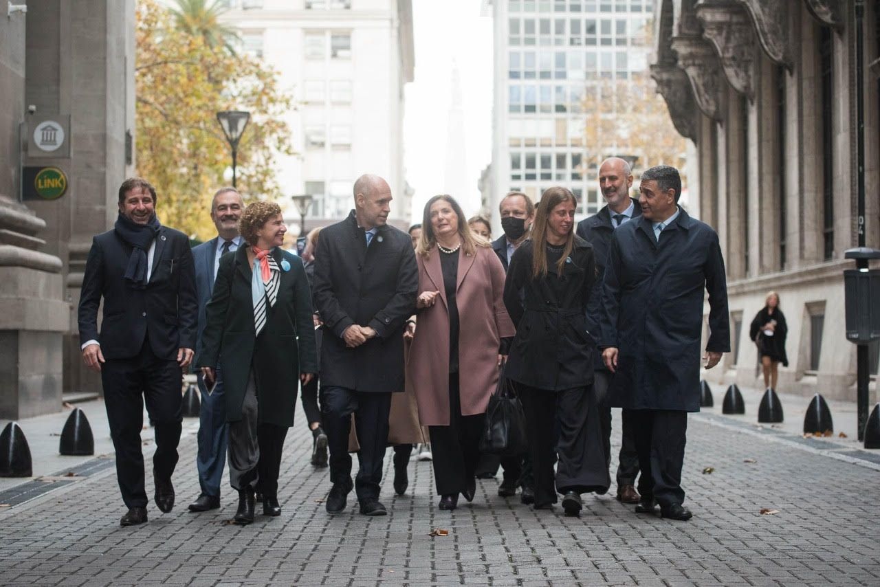 Horacio Rodríguez Larreta y su gabinete tras el Te Deum en la Catedral