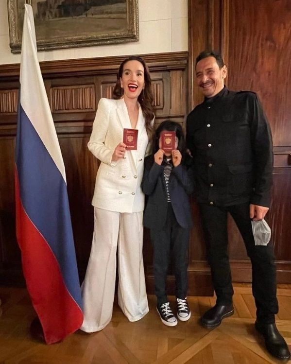 Natalia Oreiro, Ricardo Mollo y Atahualpa.