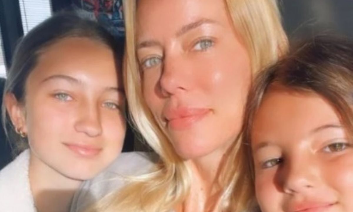 NICOLE NEUMANN Y SUS ANGELITAS.