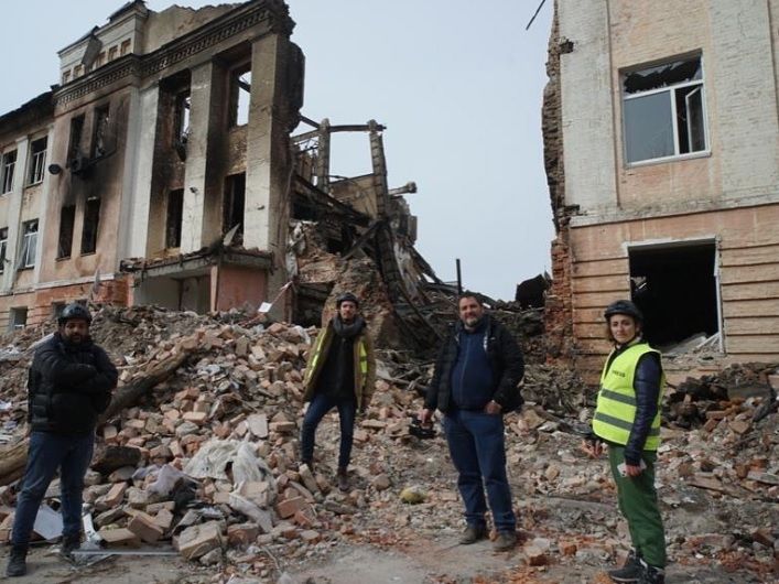 Carolina Amoroso y el equipo de TN.