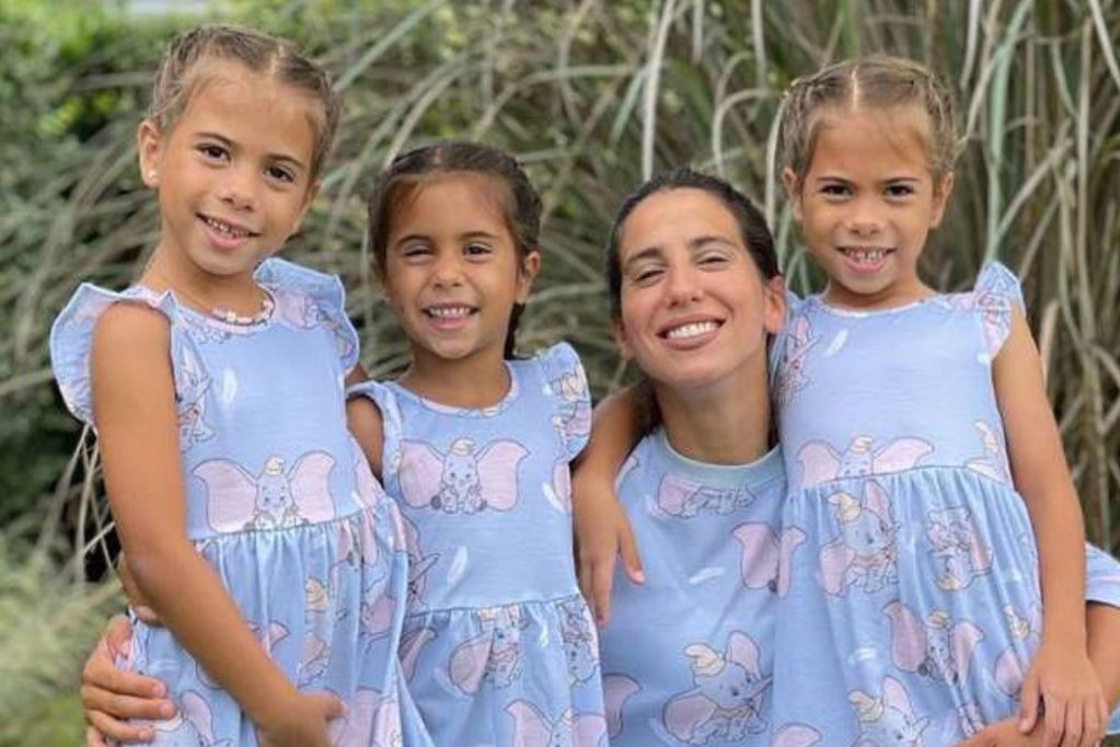 Cinthia Fernández y sus hijas.