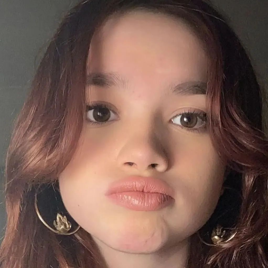 ESTA ES LA FOTO QUE ENLOQUECIO A MORIA CASAN.