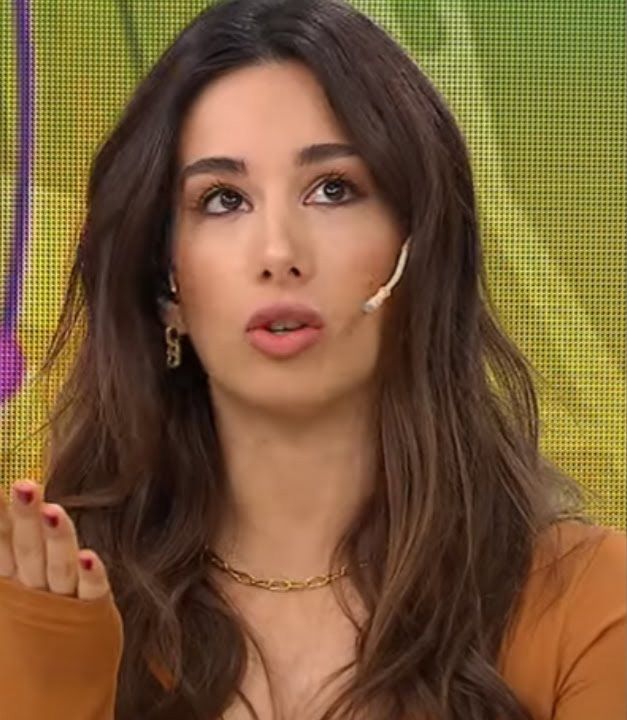 ESTEFI TRABAJA EN EL CABLE CON CARMEN BARBIERI.