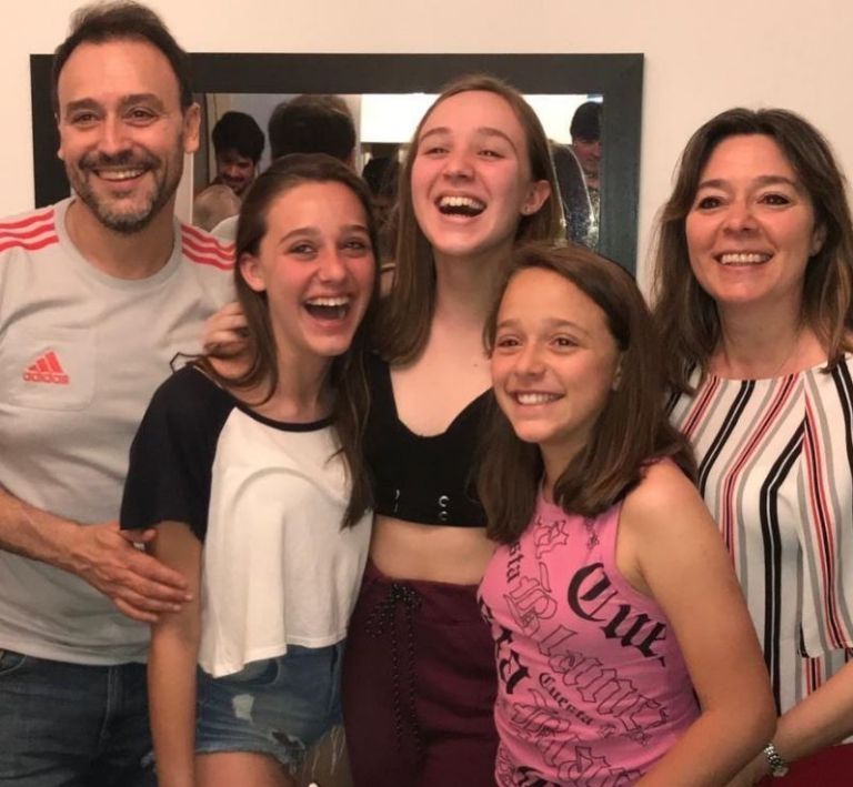 Familia de Adrián Pallares.