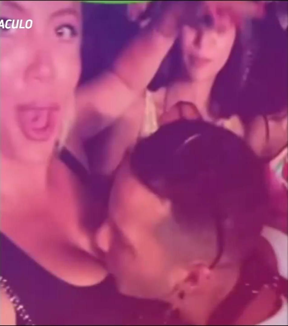 LA FIESTA LOCA DE WANDA EN IBIZA.