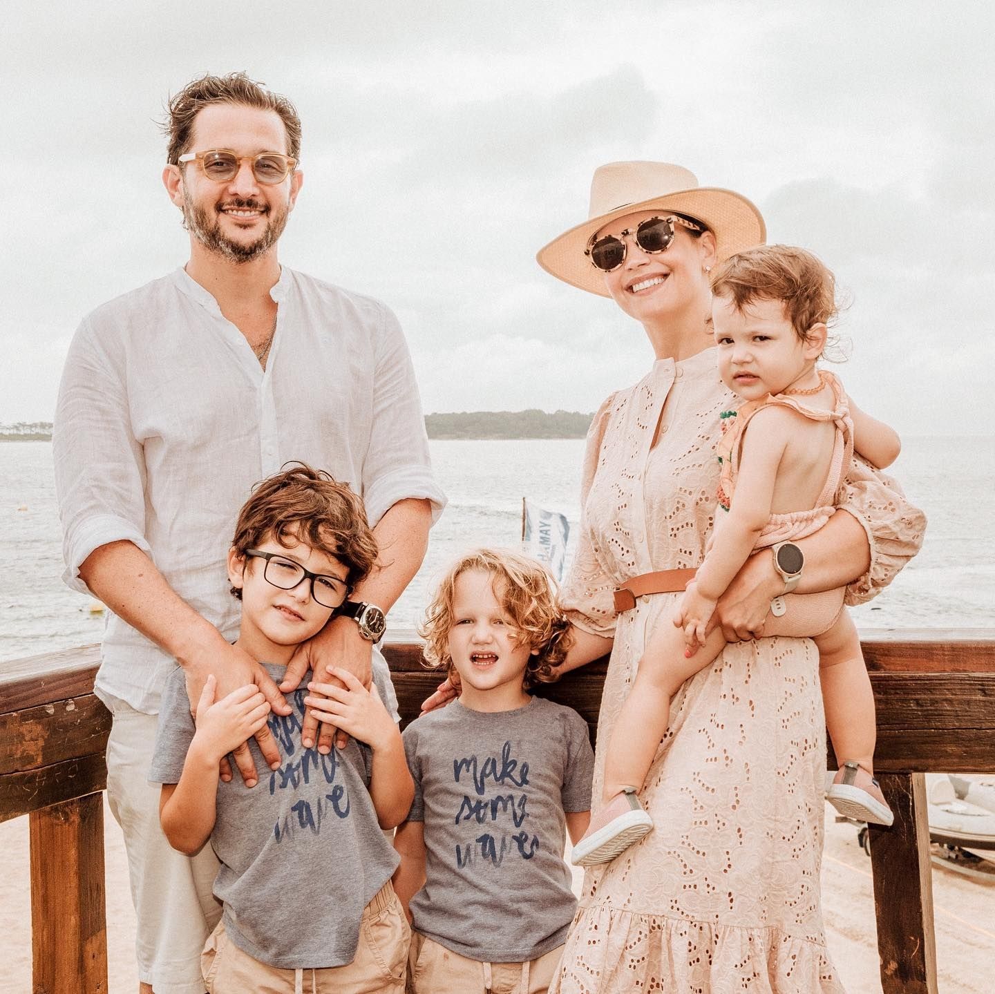 SABRINA GARCIARENA, SUS HIJOS Y SU MARIDO.