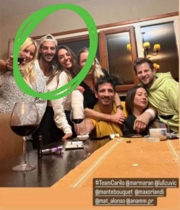 TESOURO Y SU PAREJA CON SUS AMIGOS.