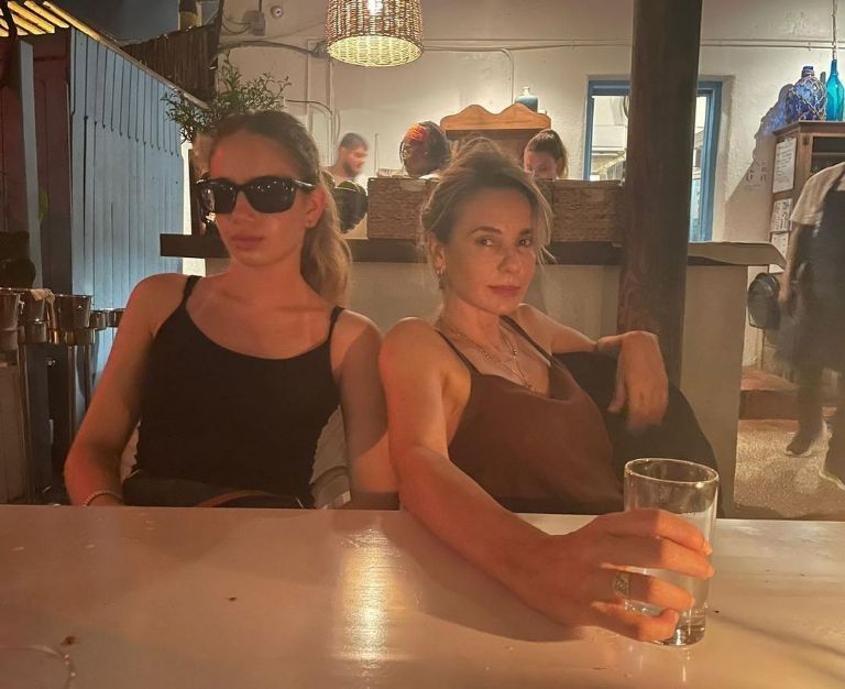 Julieta y Charo son compañeras.