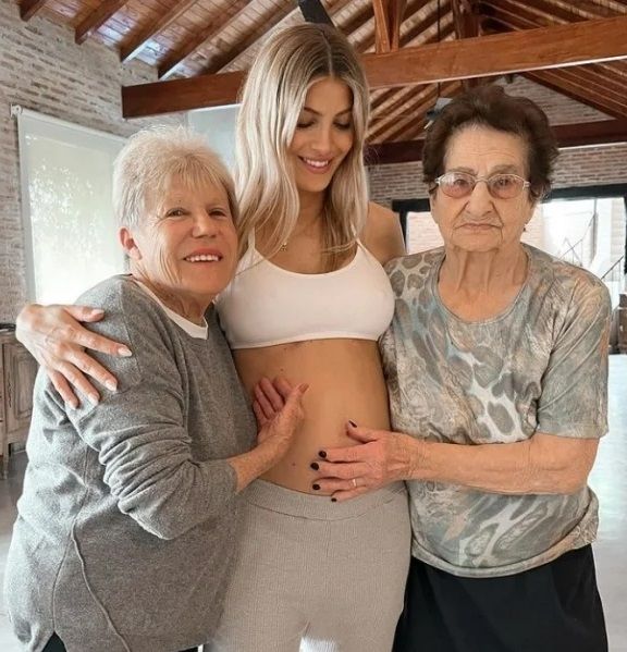 Cande Ruggeri y sus abuelas.