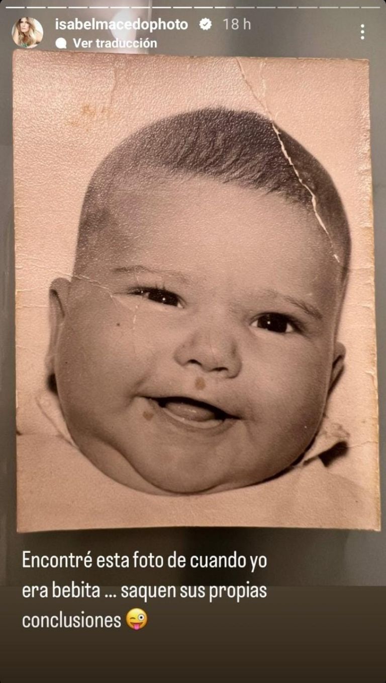 Isabel Macedo de bebé.