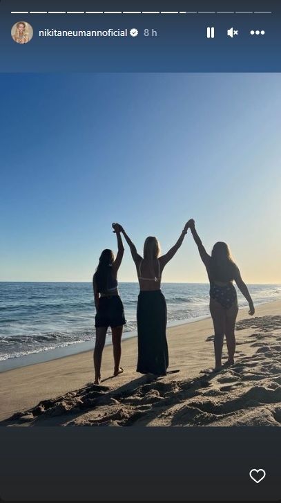 Nicole, con Allegra y Sienna. La gran ausente es Indiana.