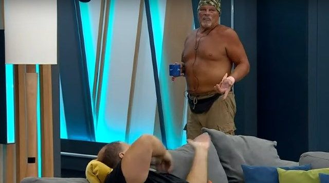 Alfa volvió a gritarle a Ariel