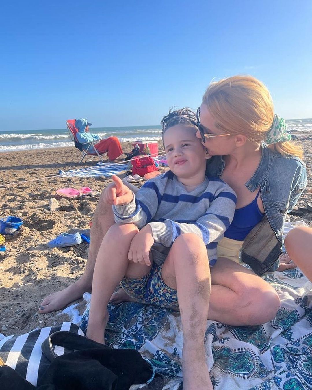 Agustina Kampfer con su hijo. (Foto: Instagram)