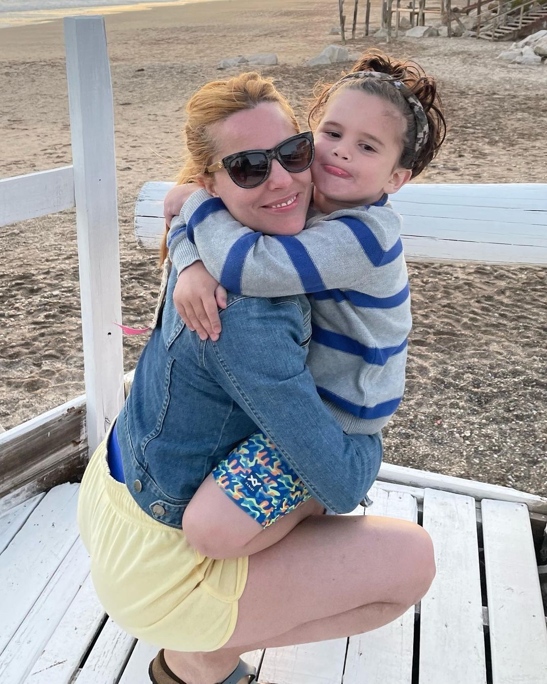 Agustina Kampfer con su hijo. (Foto: Instagram)