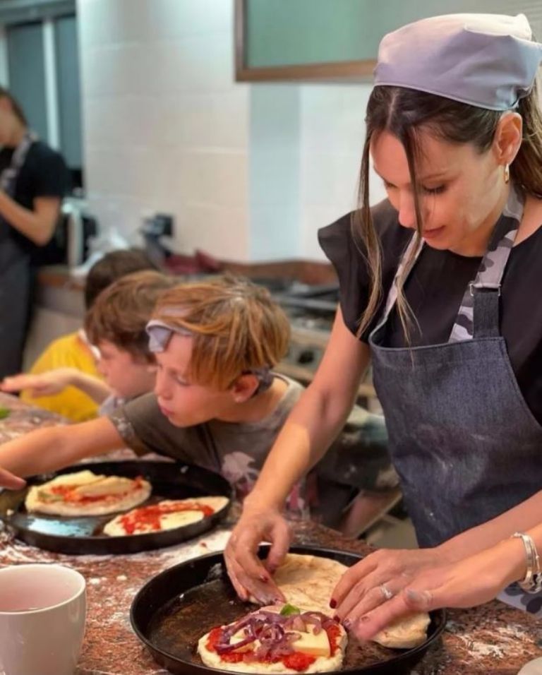 La moderna y luminosa cocina de Pampita. 