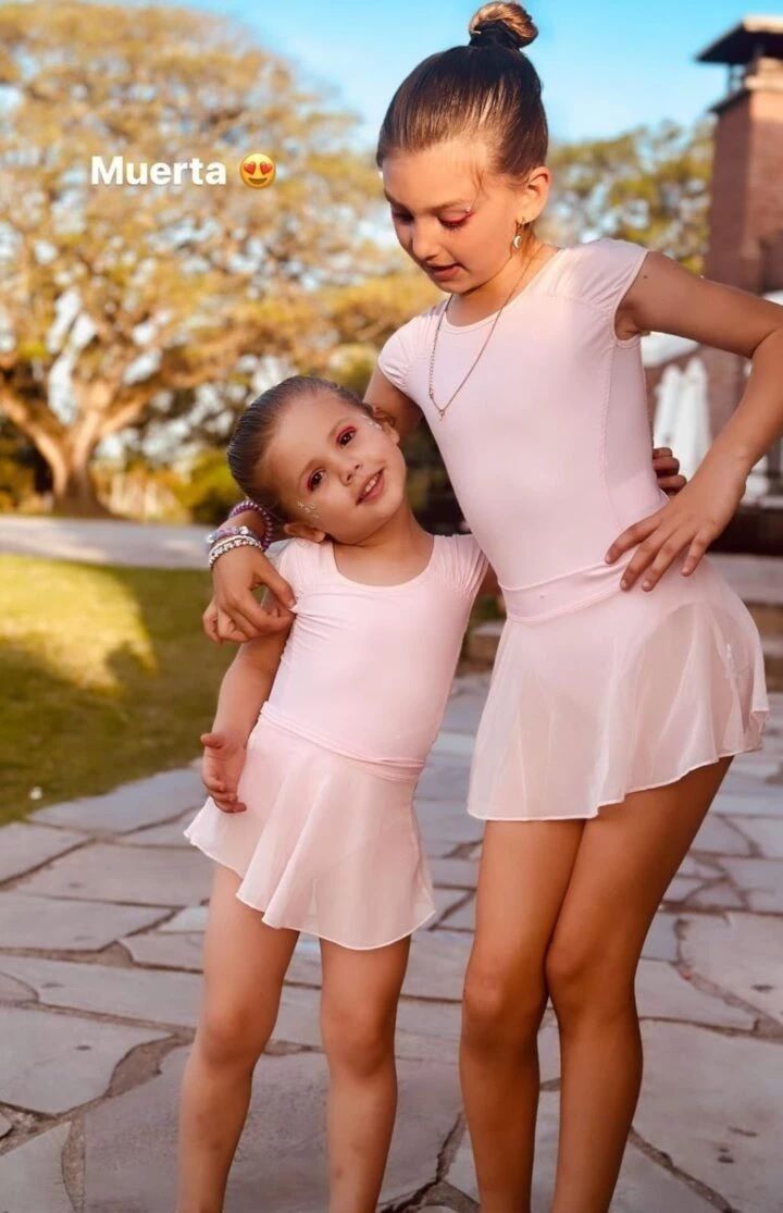 Mila y Cala, las hijas de Mery del Cerro. 