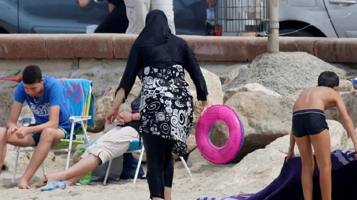 El burkini cubre todo el cuerpo