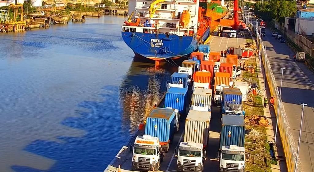 Puerto de Contenedores de Dock Sud