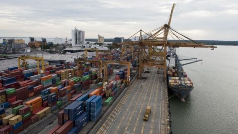Puerto de contenedores de Dock Sud