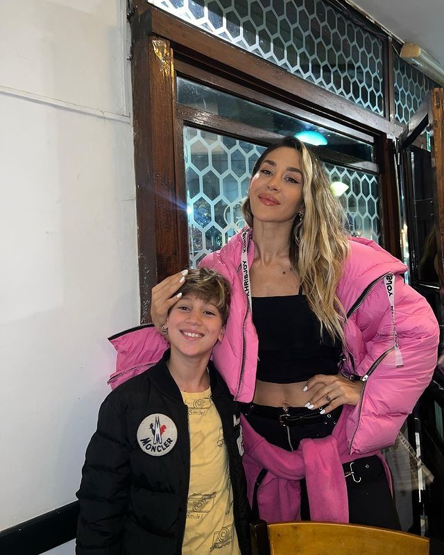 Jimena Barón y su hijo Momo.