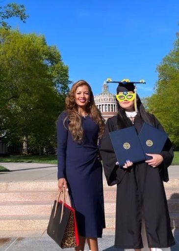 Paola Miranda y su hija, en Estados Unidos.