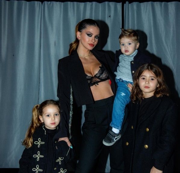 La China Suárez y sus hijos. 