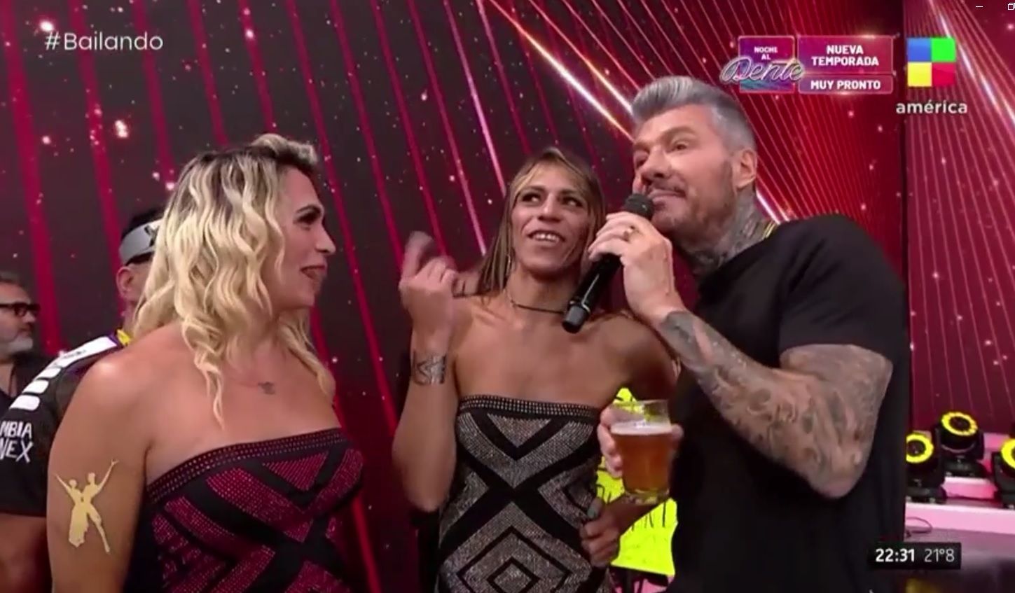 Marcelo Tinelli con Sol 1 y Sol 2.